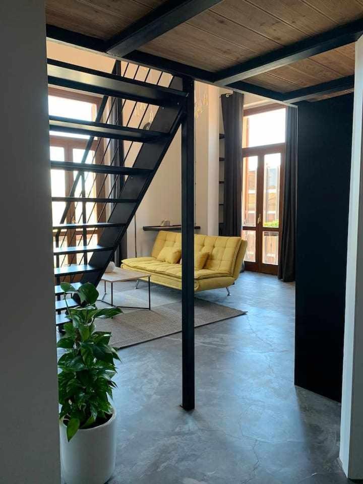 Апартаменты My Exclusive Cavour Loft Da Sogno A Кальяри Экстерьер фото