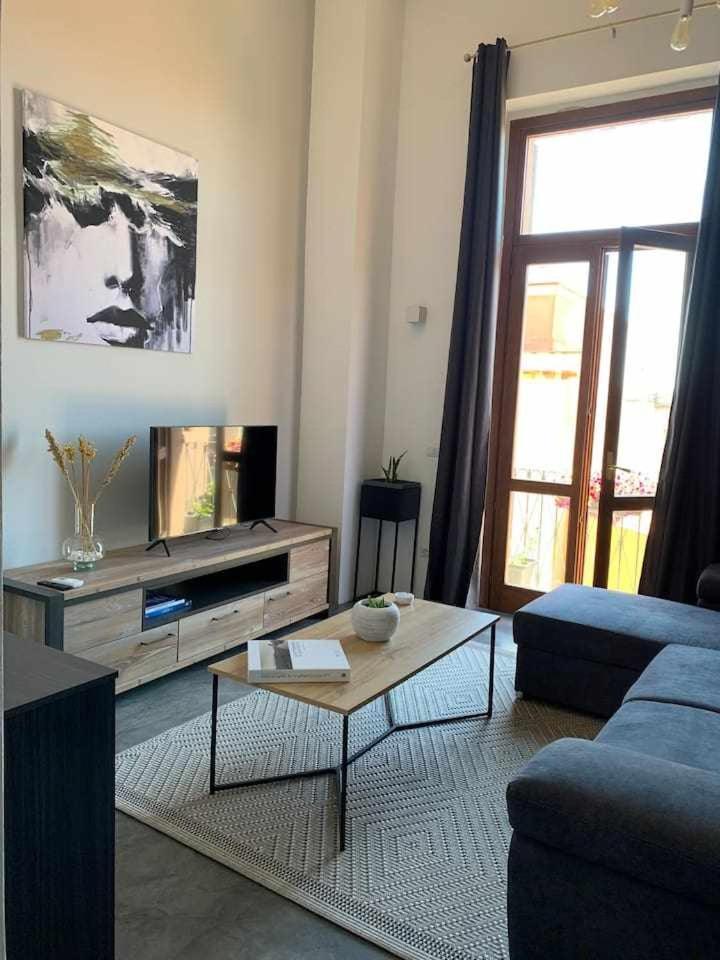 Апартаменты My Exclusive Cavour Loft Da Sogno A Кальяри Экстерьер фото