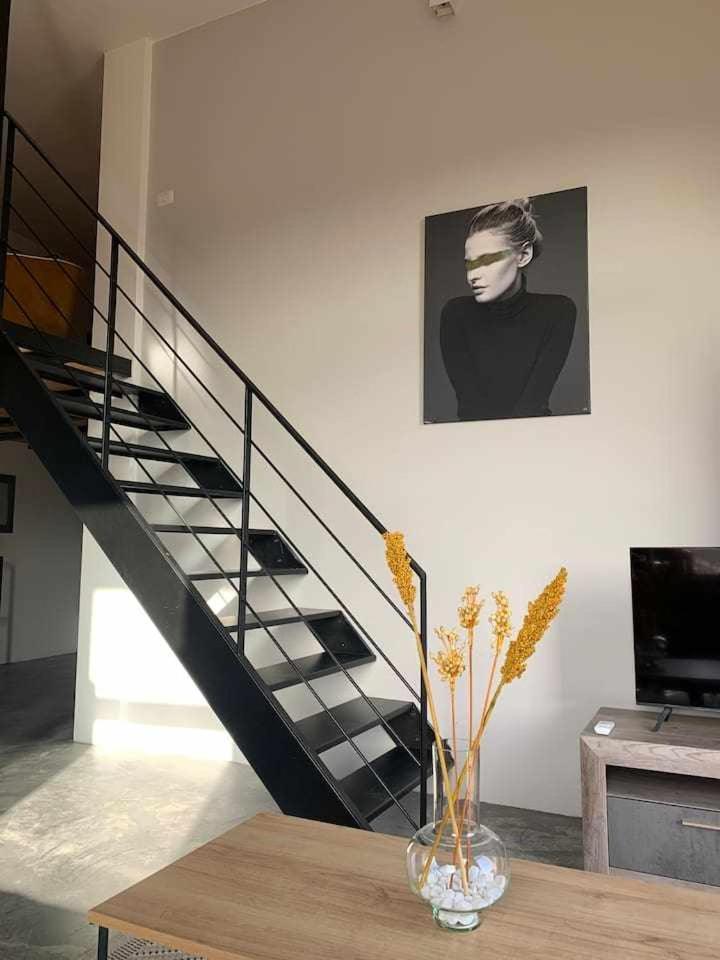 Апартаменты My Exclusive Cavour Loft Da Sogno A Кальяри Экстерьер фото