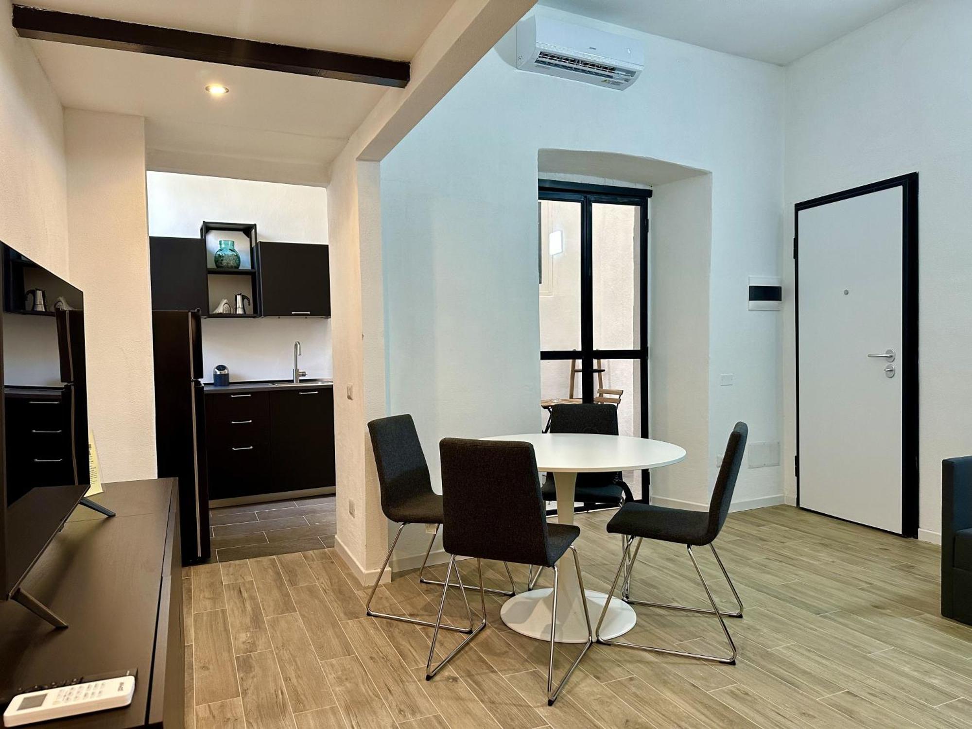Апартаменты My Exclusive Cavour Loft Da Sogno A Кальяри Экстерьер фото