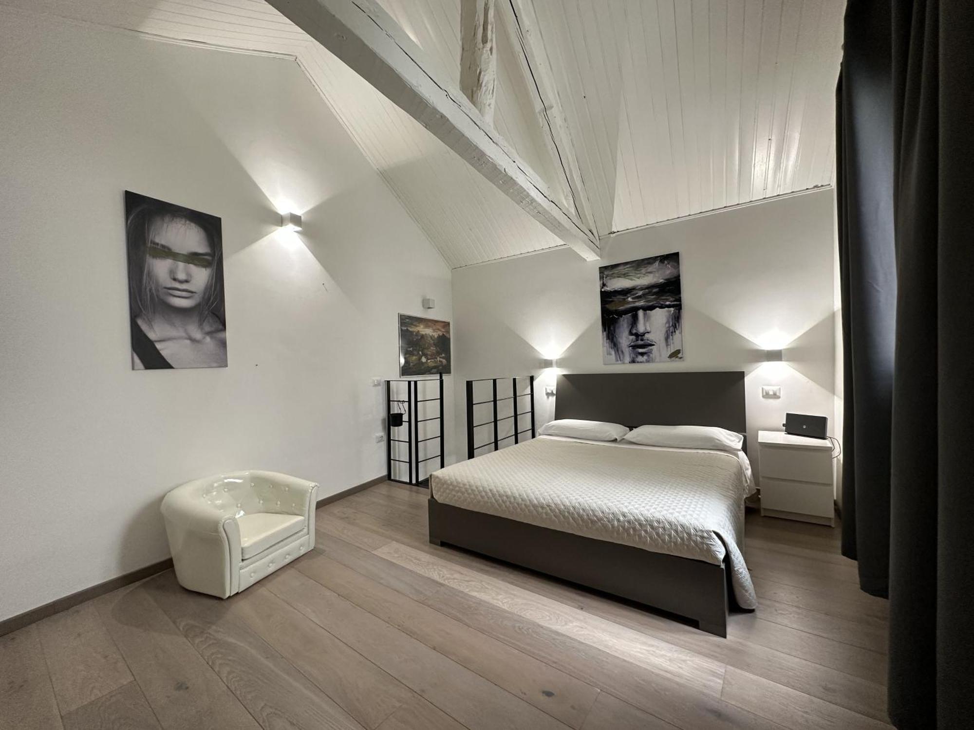 Апартаменты My Exclusive Cavour Loft Da Sogno A Кальяри Экстерьер фото