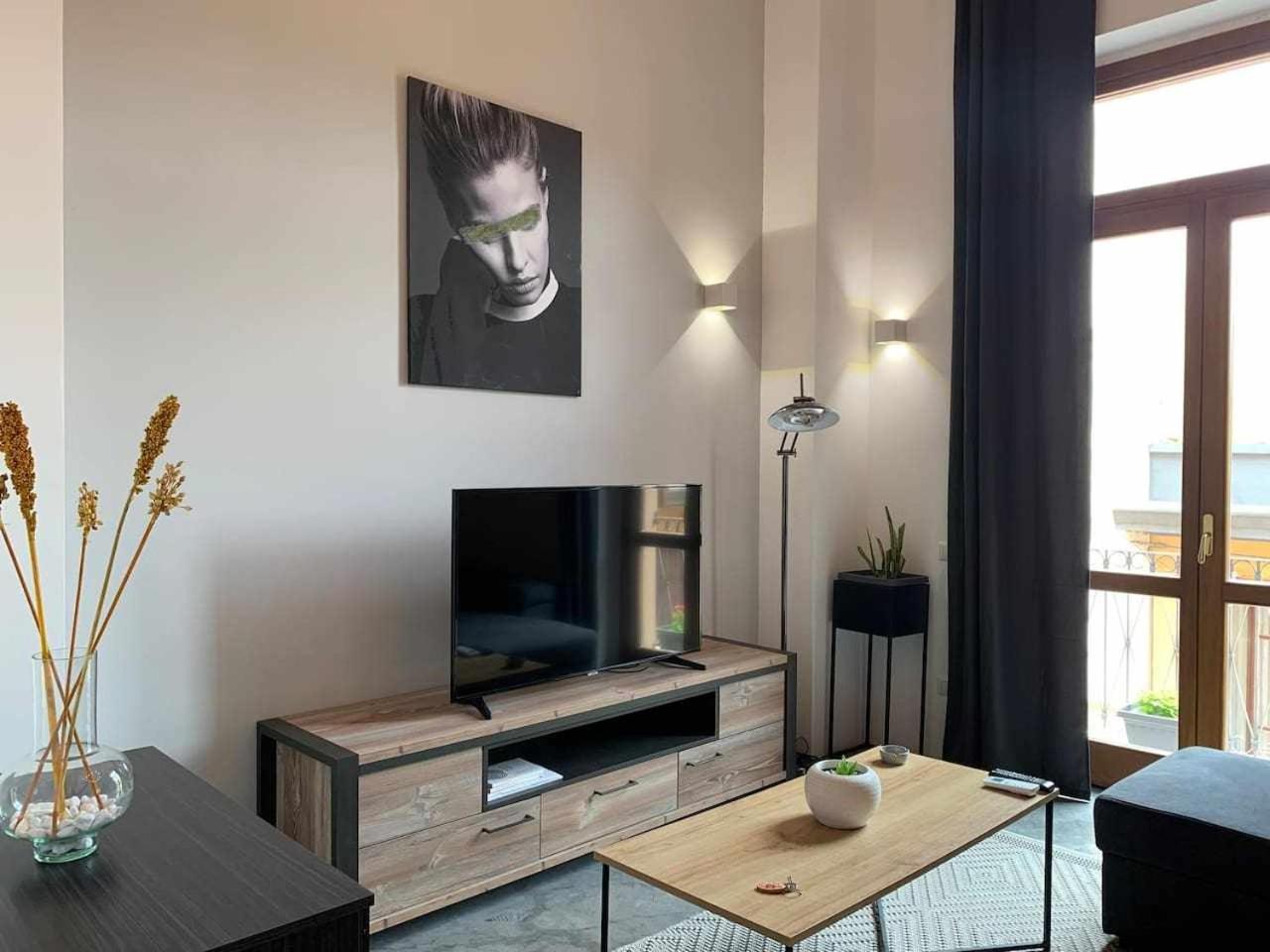 Апартаменты My Exclusive Cavour Loft Da Sogno A Кальяри Экстерьер фото