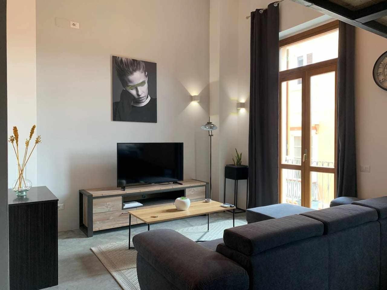 Апартаменты My Exclusive Cavour Loft Da Sogno A Кальяри Экстерьер фото