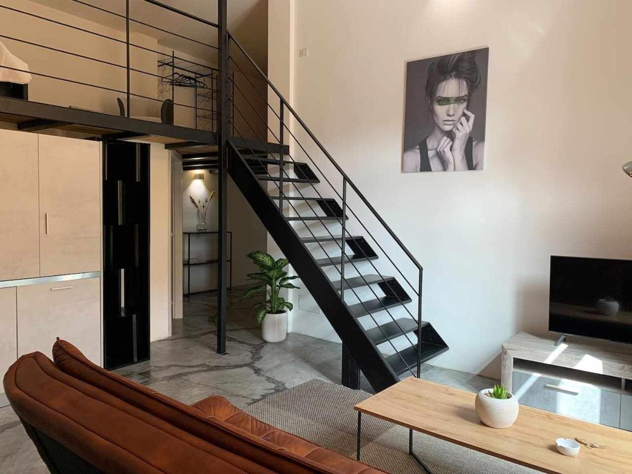 Апартаменты My Exclusive Cavour Loft Da Sogno A Кальяри Экстерьер фото