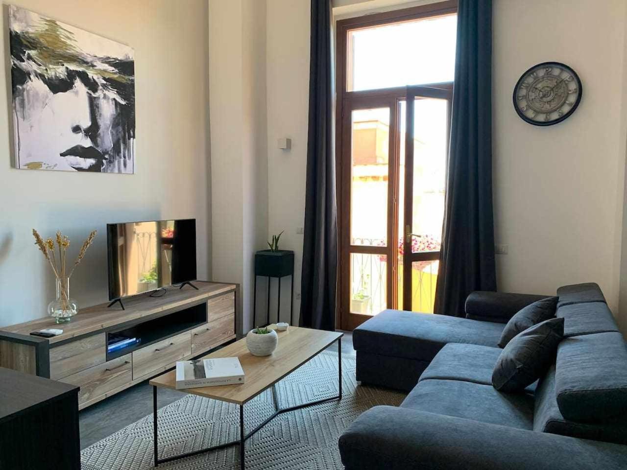 Апартаменты My Exclusive Cavour Loft Da Sogno A Кальяри Экстерьер фото